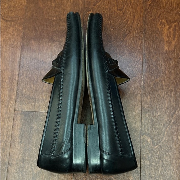 Magnanni Classic Black Leather Slip-On Loafers with Stitch Work, Size 9.5 - Picture 4 of 15